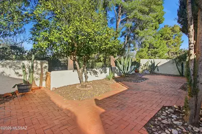 7105 E Chorro Circle, Tucson, AZ 85715 - Photo 1