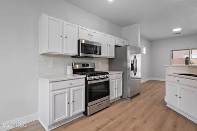 127 W Camino Rio Chiquito, Sahuarita, AZ 85629 - Photo 1