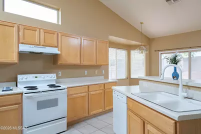 9172 N Treasure Mountain Drive, Tucson, AZ 85742 - Photo 1