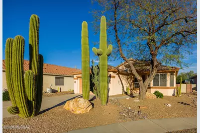 9238 N Crimson Stone Place, Tucson, AZ 85743 - Photo 1