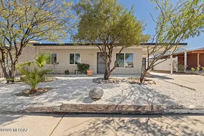 2437 S Saddleback Avenue, Tucson, AZ 85710 - Photo 1