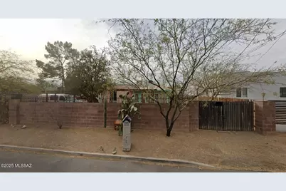 242 E Jacinto Street, Tucson, AZ 85705 - Photo 1