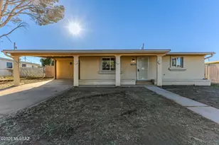 205 3rd St, Huachuca City, AZ 85616 - Photo 1
