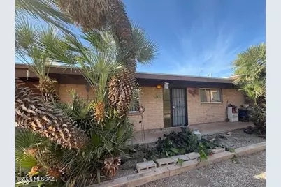 2823 N Eastgate Drive, Tucson, AZ 85712 - Photo 1