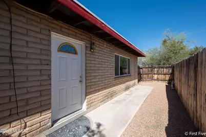 802 E Graybill Drive #2, Tucson, AZ 85719 - Photo 1