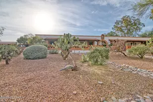366 S La Canada Dr, Green Valley, AZ 85614 - Photo 1
