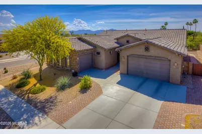 8461 N Gallant Fox Drive, Tucson, AZ 85704 - Photo 1