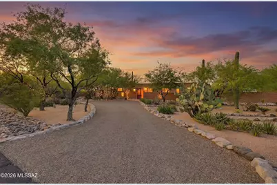 530 W Camino Fairhaven, Oro Valley, AZ 85704 - Photo 1