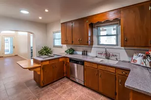 1124 E 10th St, Tucson, AZ 85719 - Photo 1