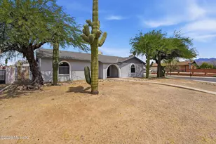 8001 N Firethorn Ave, Tucson, AZ 85741 - Photo 1