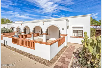 329 S Paseo Tierra #D, Green Valley, AZ 85614 - Photo 1