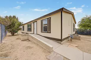 655 W 42nd St, Tucson, AZ 85713 - Photo 1