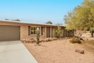 10181 N Hacienda Hermosa Dr, Tucson, AZ 85737 - Photo 1