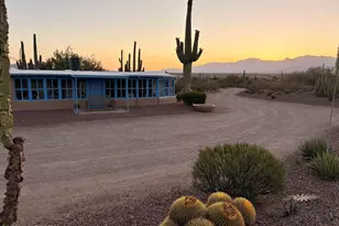 7450 N Sunshine Hills Trail, Tucson, AZ 85743 - Photo 1
