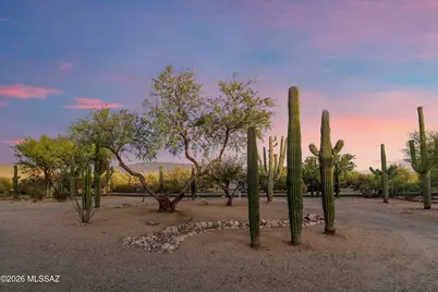 11721 E Sneller Vista Drive, Tucson, AZ 85749 - Photo 1