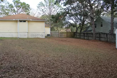 305 Ashley Drive, Crestview, FL 32536 - Photo 18