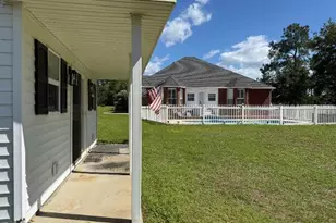 1025 Ten Lake Dr Dr, Defuniak Springs, FL 32433 - Photo 1