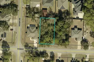 567 W Pine St, Mary Esther, FL 32569 - Photo 12