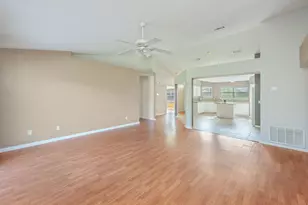 484 Jillian Dr, Crestview, FL 32536 - Photo 10