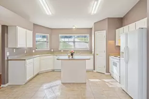 484 Jillian Dr, Crestview, FL 32536 - Photo 6