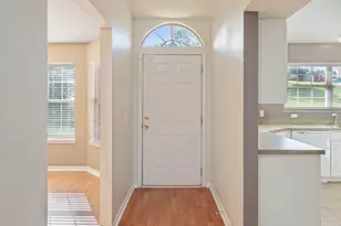 484 Jillian Dr, Crestview, FL 32536 - Photo 4