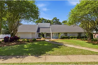 47 Country Club Dr E, Destin, FL 32541 - Photo 1