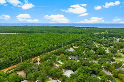 606 E Greenwood Cove, Niceville, FL 32578 - Photo 34