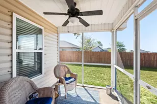 2423 Spur Ln, Gulf Breeze, FL 32563 - Photo 18
