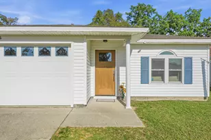 986 John Wayne Cir, Fort Walton Beach, FL 32547 - Photo 2