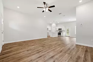 6136 Clover St, Crestview, FL 32539 - Photo 4
