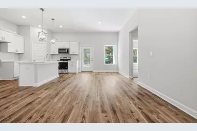 6136 Clover Street, Crestview, FL 32539 - Photo 8