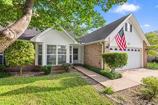 4577 Castlewood Ln, Niceville, FL 32578 - Photo 1