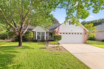 4577 Castlewood Lane, Niceville, FL 32578 - Photo 2