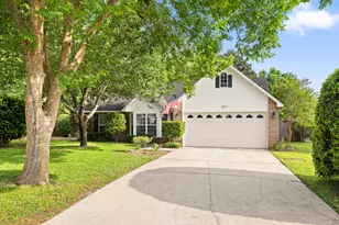 4577 Castlewood Ln, Niceville, FL 32578 - Photo 2