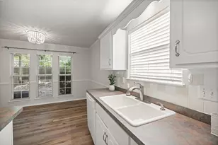 4577 Castlewood Ln, Niceville, FL 32578 - Photo 24