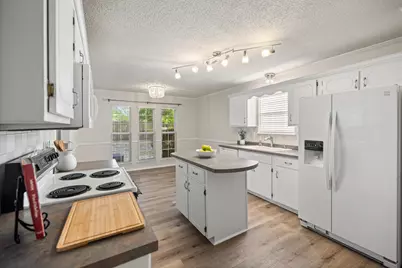 4577 Castlewood Lane, Niceville, FL 32578 - Photo 14