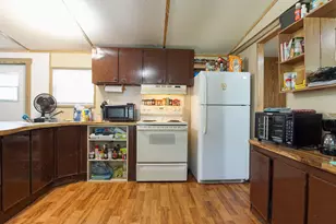 102 W Snapdragon St, Defuniak Springs, FL 32433 - Photo 8