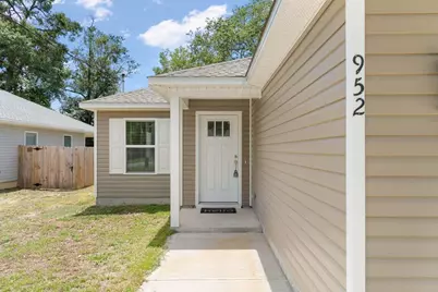 952 Mapoles Street, Crestview, FL 32536 - Photo 2