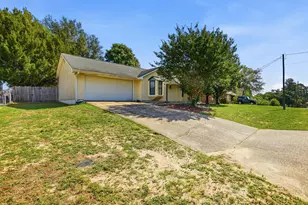 103 Grand Prix, Crestview, FL 32536 - Photo 4