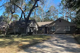 1624 Oakmont Cir, Niceville, FL 32578 - Photo 1