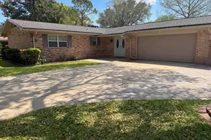 636 NE Merioneth Dr, Fort Walton Beach, FL 32547 - Photo 1