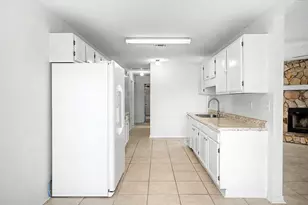 402 Apple Dr, Crestview, FL 32536 - Photo 10
