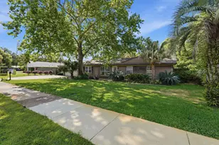 353 Fairpoint Dr, Gulf Breeze, FL 32561 - Photo 2