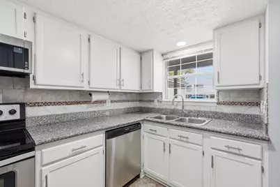 2412 Winter Park Court, Fort Walton Beach, FL 32547 - Photo 2