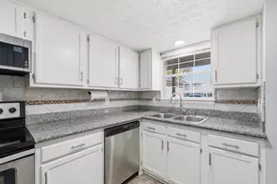 2412 Winter Park Ct, Fort Walton Beach, FL 32547 - Photo 2