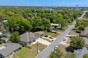 35 NW Highland Dr, Fort Walton Beach, FL 32548 - Photo 34