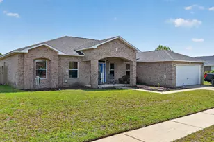 2409 Halfmoon Ln, Crestview, FL 32536 - Photo 2
