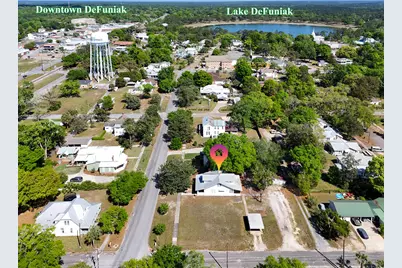 82 E Live Oak Avenue, Defuniak Springs, FL 32435 - Photo 2