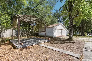82 E Live Oak Ave, Defuniak Springs, FL 32435 - Photo 32