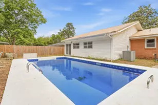 504 23rd St, Niceville, FL 32578 - Photo 1
